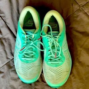 ASICS Gel-Kayano 25 women’s running shoe - 9.5